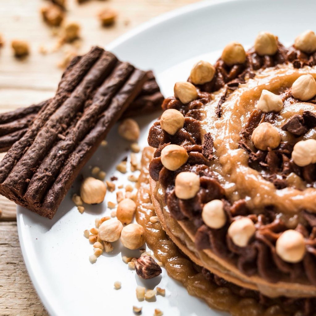 Dolci senza zuccheri raffinati, uova e latticini